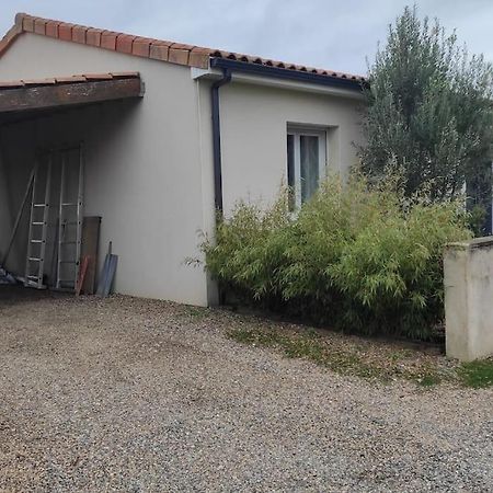 Neuville De Poitou, Maison Avec Vue Exterior photo