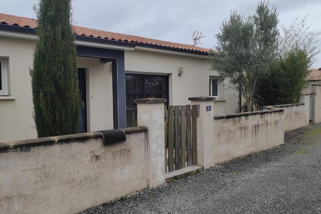 Neuville De Poitou, Maison Avec Vue Exterior photo