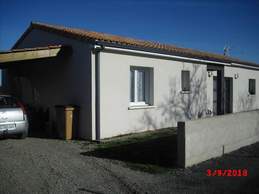 Neuville De Poitou, Maison Avec Vue Exterior photo