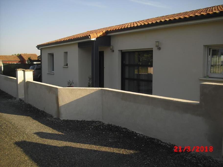 Neuville De Poitou, Maison Avec Vue Exterior photo