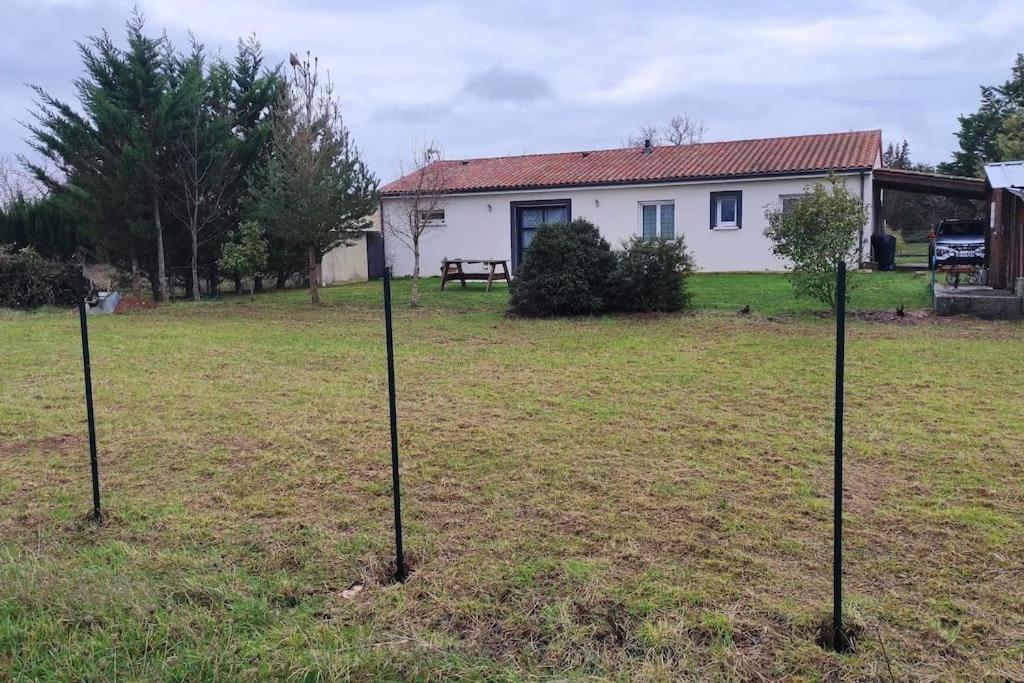 Neuville De Poitou, Maison Avec Vue Exterior photo